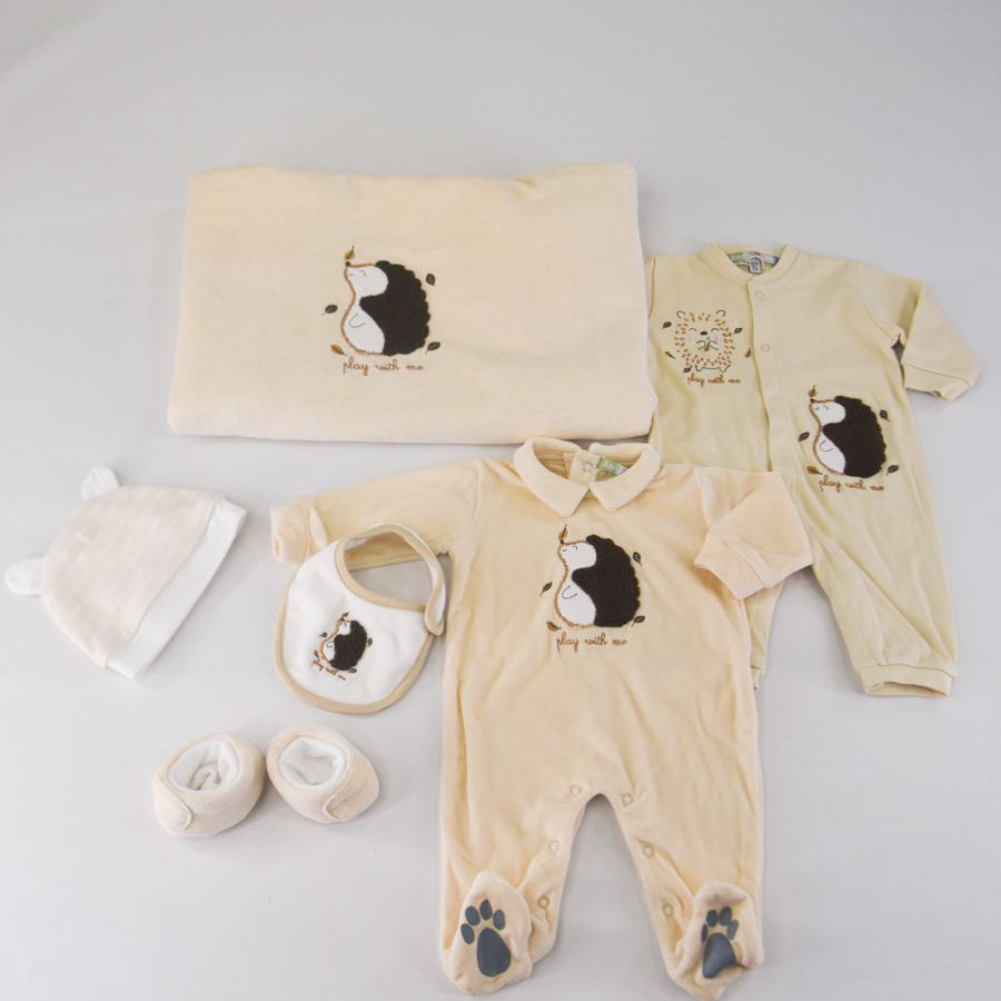 Amore is me Crib Layette Gift Set