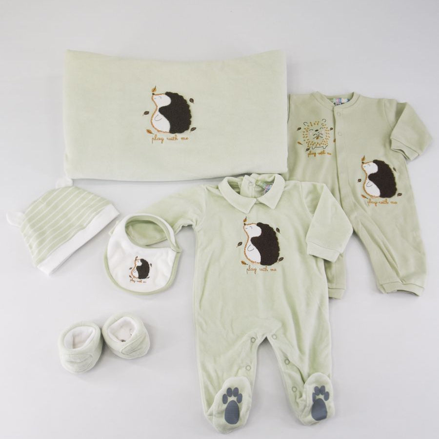 Amore is me Crib Layette Gift Set