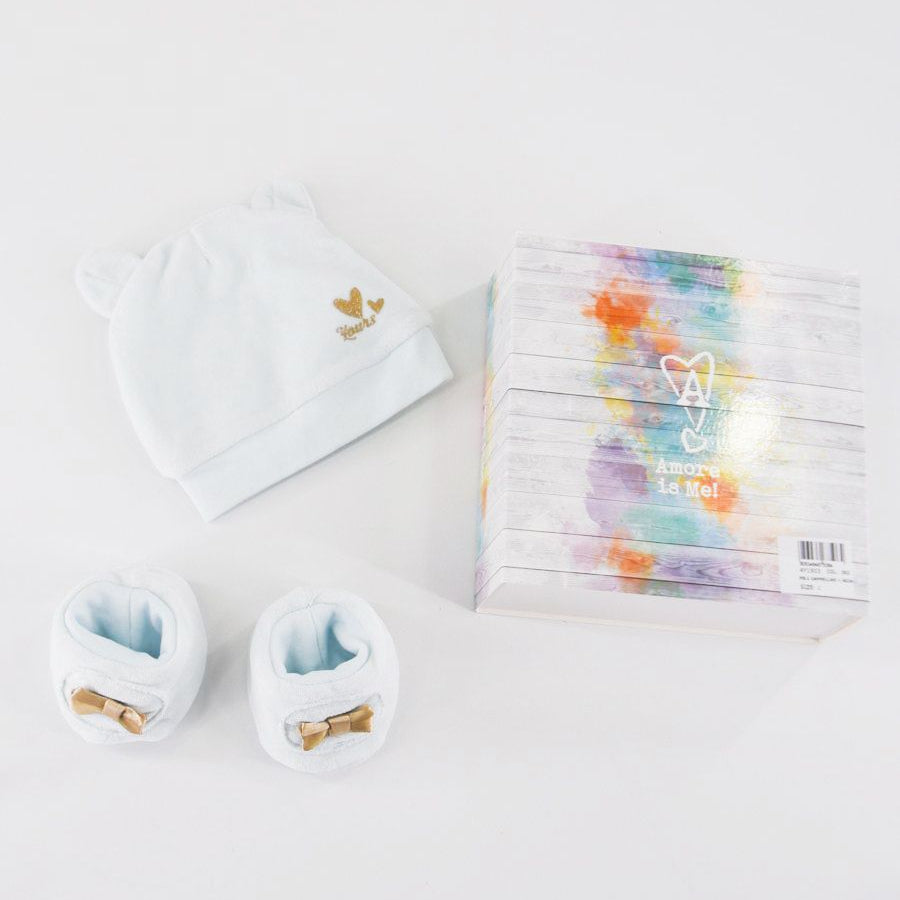 Amore is me Hat and Booties Gift Set