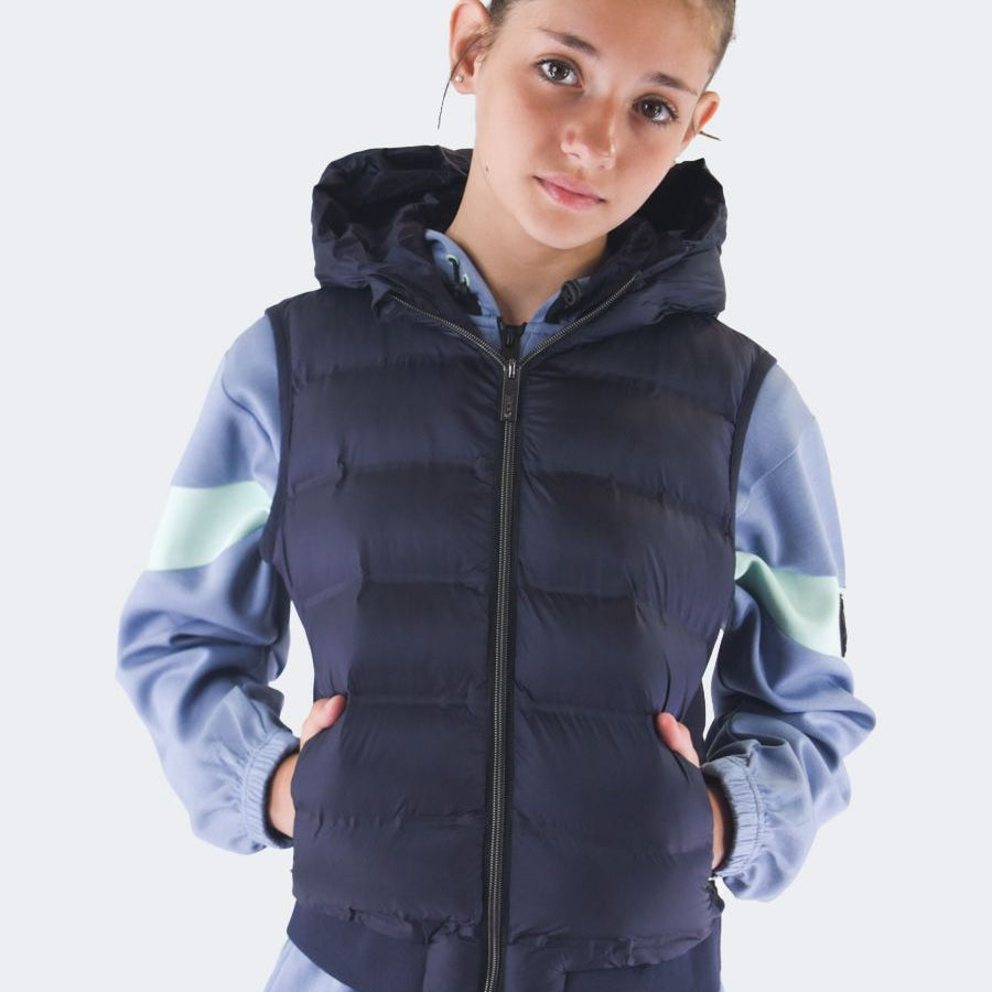 Hero Sleeveless Jacket in Technical Fabric and Light Feather Quilt