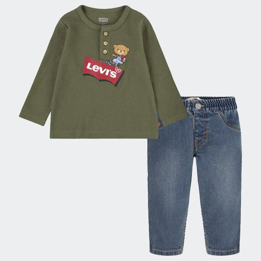Levis Complete Serafino T-shirt and Jeans