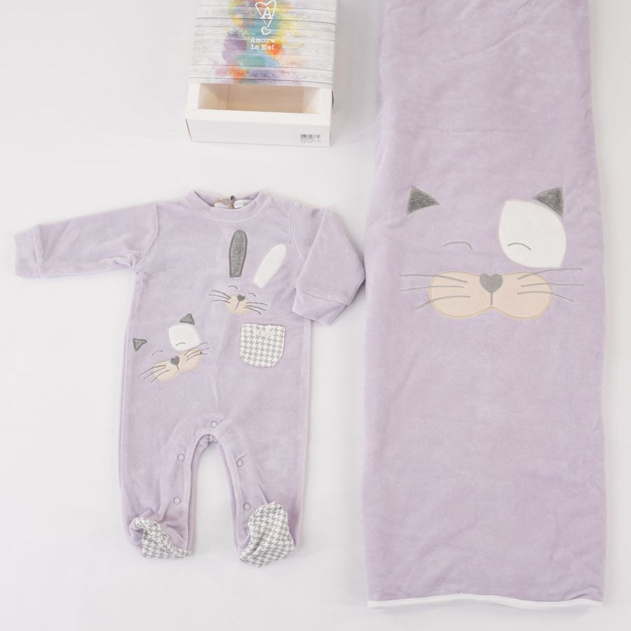 Love is me Baby Romper and Blanket Gift Set