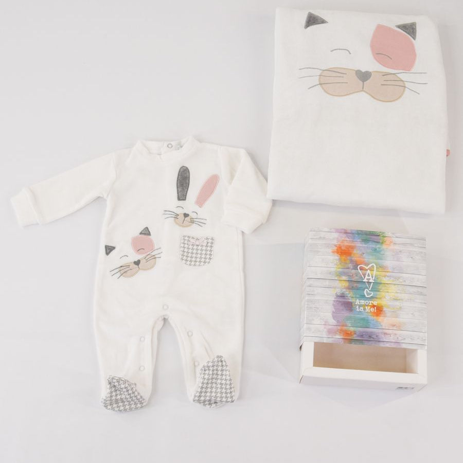 Love is me Baby Romper and Blanket Gift Set