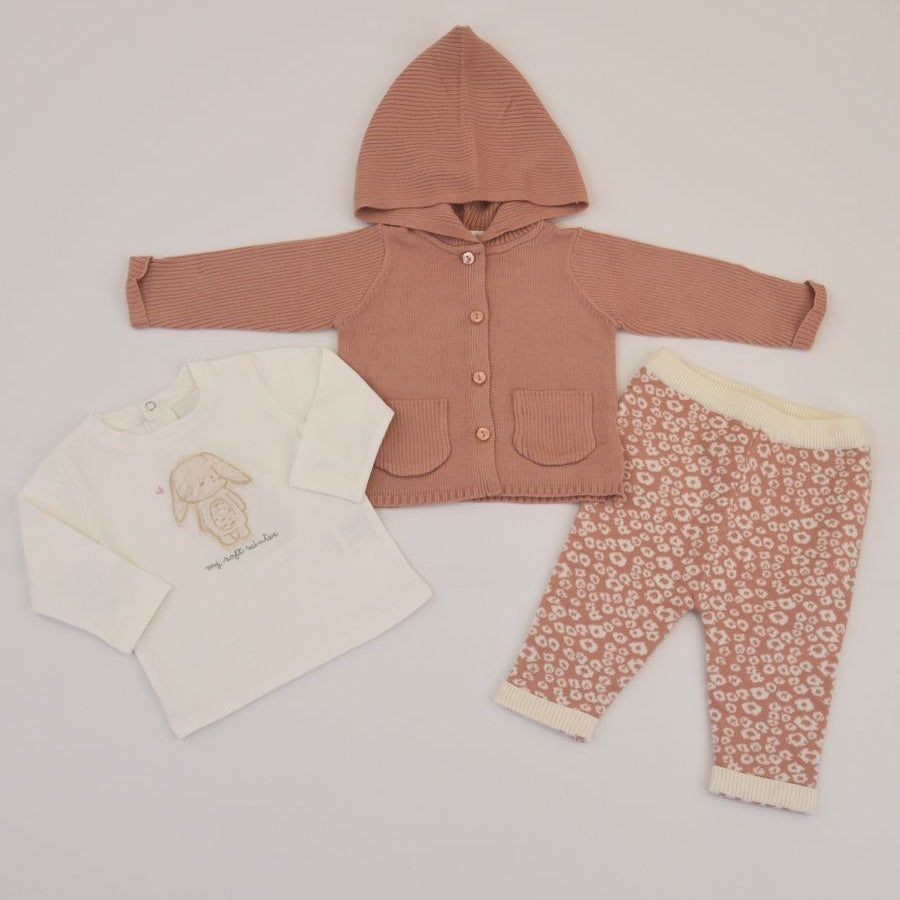 Amore is me Three-Piece Set: Cardigan, T-Shirt, and Pants