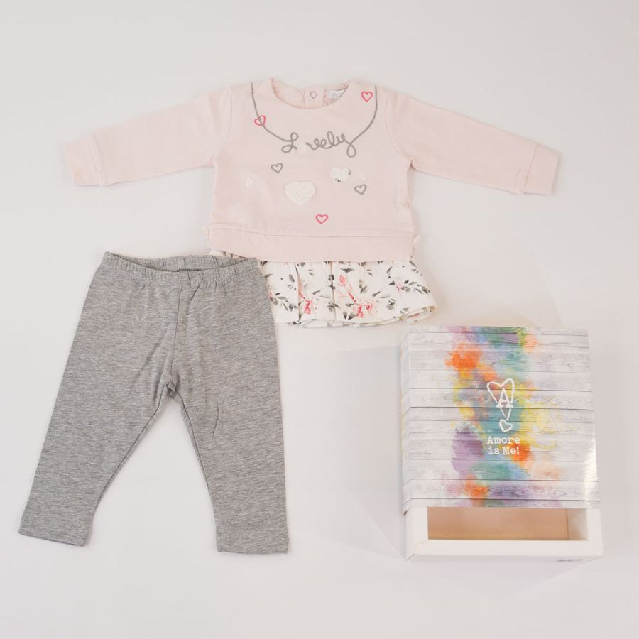 Amore is me T-shirt and leggings set