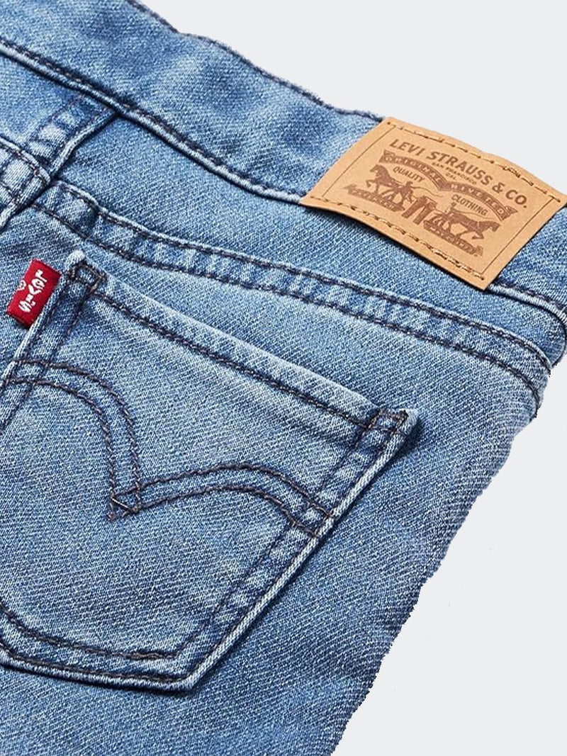 Jeans in morbido cotone tinta unita con risvolto sul fondo